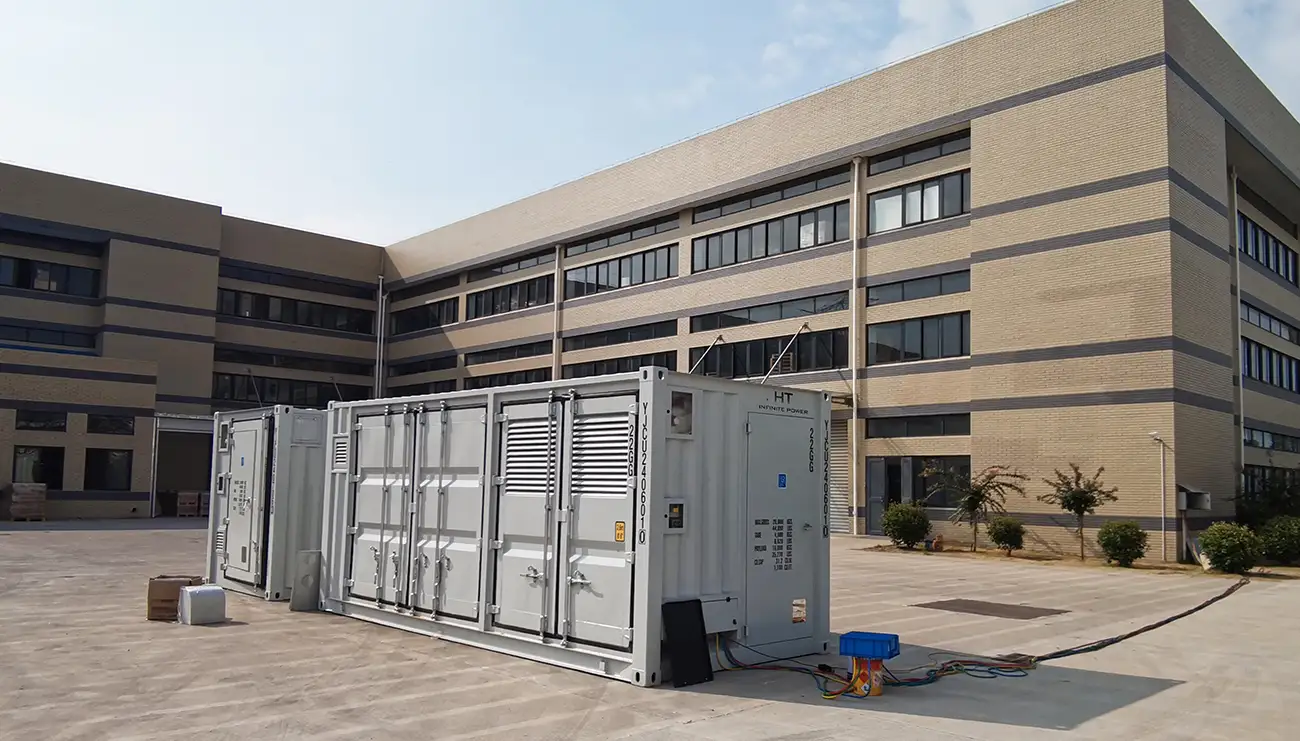 Projets d’alimentation énergétique par stockage d’énergie extérieur de HT Infinitepower